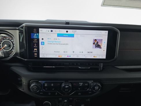 New 2026 Jeep Gladiator Rubicon w/ Steel Bumper Group image 21