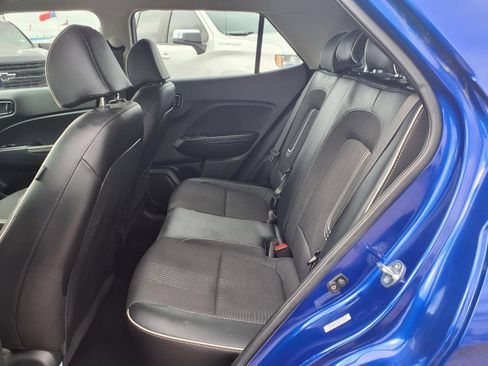 Used 2024 Hyundai Venue Limited FWD image 18
