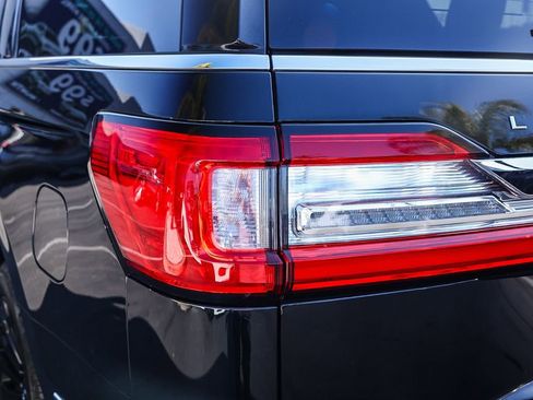 Used 2020 Lincoln Navigator L 2WD image 9