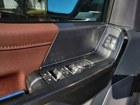 Used 2021 Ford F150 Lariat w/ Equipment Group 502A High image 19