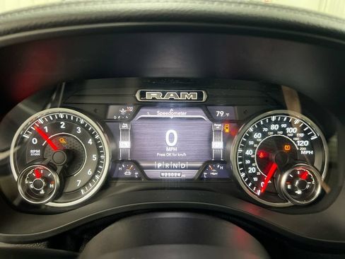Used 2020 RAM 1500 Laramie AWD/4WD image 12