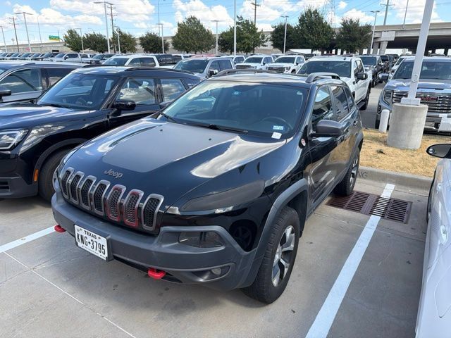 Used 2018 Jeep Cherokee Trailhawk w/ Comfort/Convenience Group AWD/4WD image 2