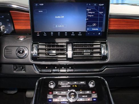 Used 2024 Lincoln Navigator L Reserve image 16