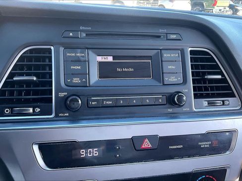 Used 2017 Hyundai Sonata SE image 31