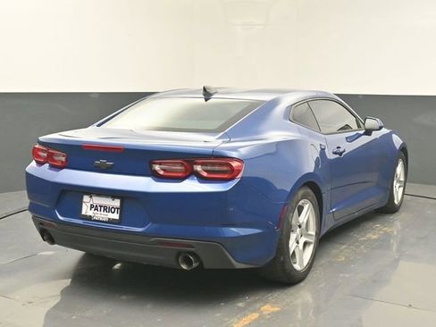 Used 2021 Chevrolet Camaro LT w/ Technology Package RWD image 5