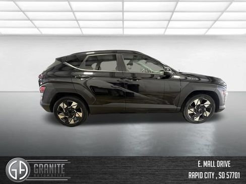 Used 2025 Hyundai Kona SEL FWD image 7