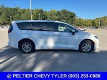 Used 2023 Chrysler Voyager LX FWD image 10