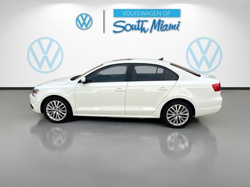 Used 2011 Volkswagen Jetta SEL image 4