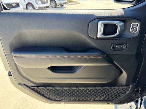 Used 2020 Jeep Gladiator Mojave image 16