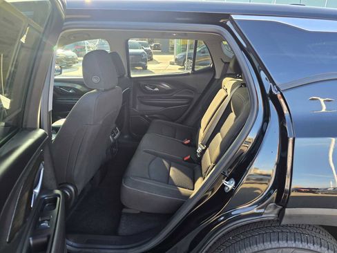 Used 2024 GMC Terrain SLE image 18