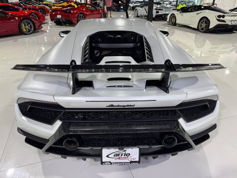 Used 2018 Lamborghini Huracan Performante image 6