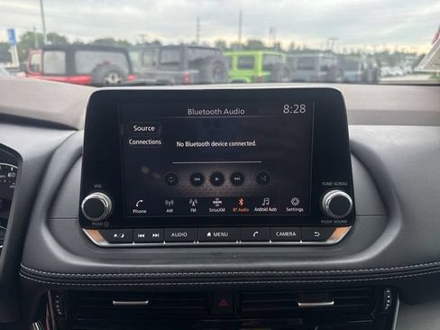 Used 2021 Nissan Rogue SV w/ Premium Package FWD image 9