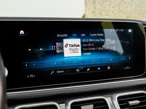 Used 2020 Mercedes-Benz GLE 350 image 33