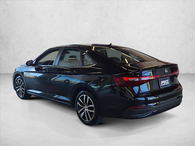 Used 2025 Volkswagen Jetta SE FWD image 8