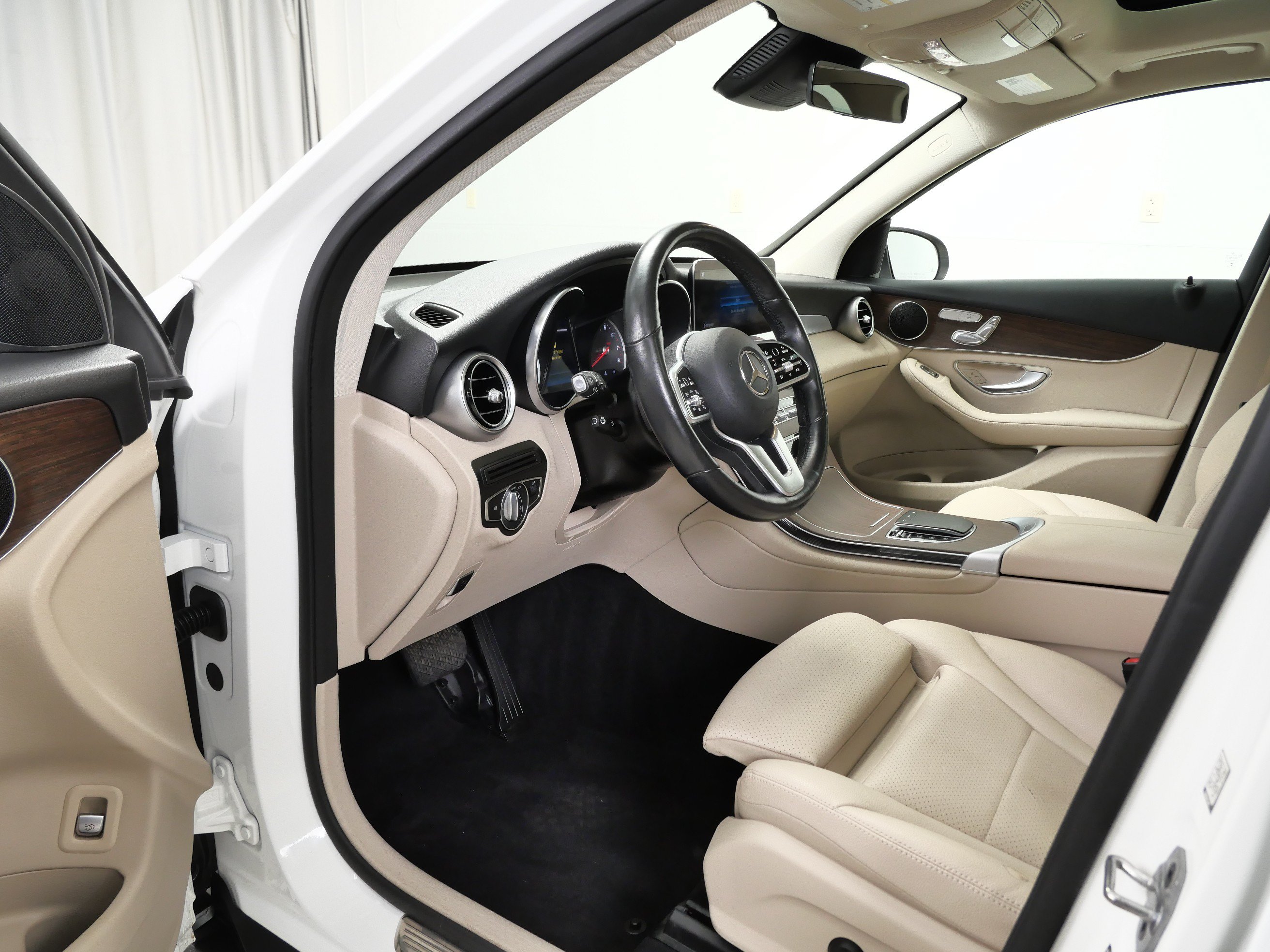 Used 2022 Mercedes-Benz GLC 300 4MATIC image 14