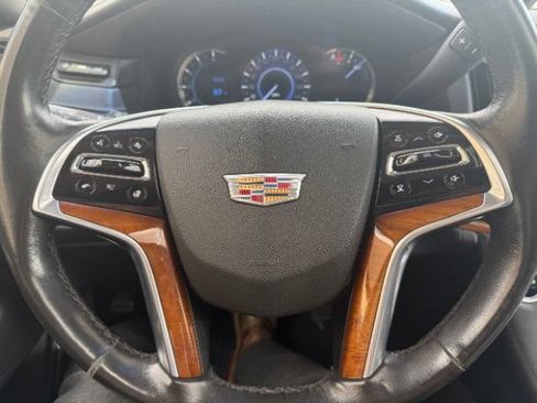 Used 2016 Cadillac Escalade Luxury AWD/4WD image 35