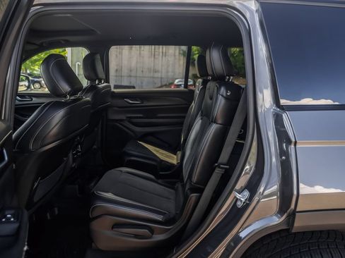 Used 2023 Jeep Grand Cherokee L Laredo AWD/4WD image 25