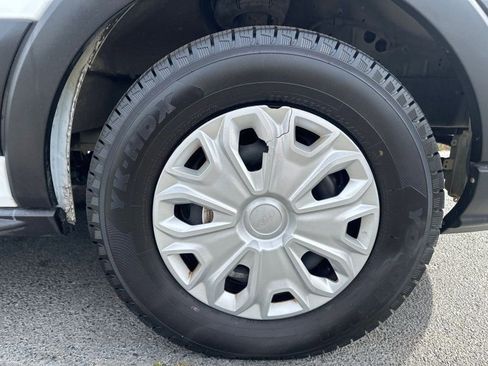 Used 2019 Ford Transit 350 XLT image 6