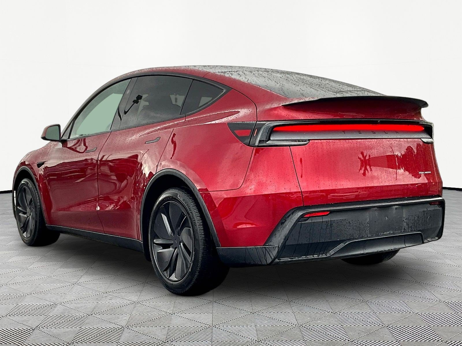 Used 2026 Tesla Model Y Long Range AWD/4WD image 4