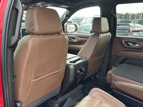 Used 2022 Chevrolet Suburban High Country image 15
