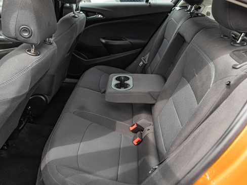 Used 2017 Chevrolet Cruze LT w/ Convenience Package FWD image 28