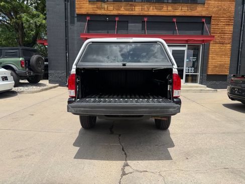 Used 2016 Toyota Tacoma SR RWD image 21