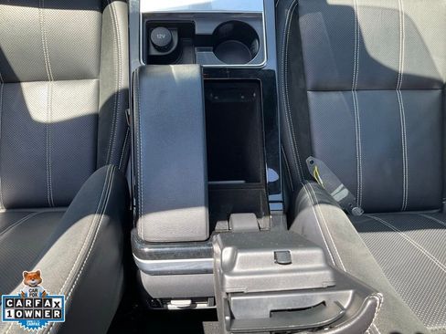 Used 2018 Land Rover Range Rover Velar R-Dynamic SE AWD/4WD image 46
