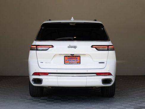Used 2022 Jeep Grand Cherokee L Overland w/ Luxury Tech Group IV AWD/4WD image 11