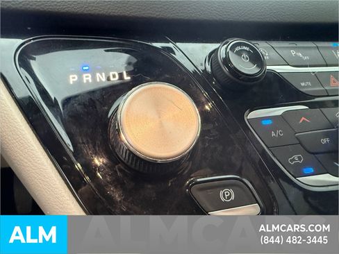 Used 2023 Chrysler Pacifica Touring-L FWD image 21