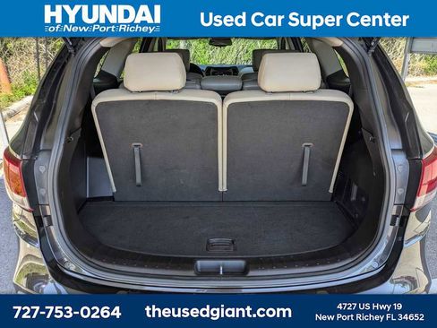 Used 2017 Hyundai Santa Fe SE FWD image 12