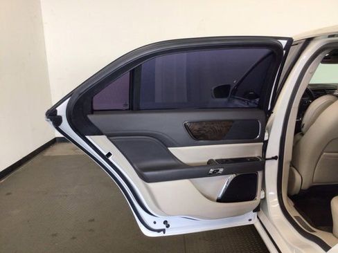 Used 2018 Lincoln Continental Select FWD image 13