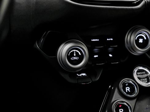 Used 2019 Aston Martin V8 Vantage Coupe image 69