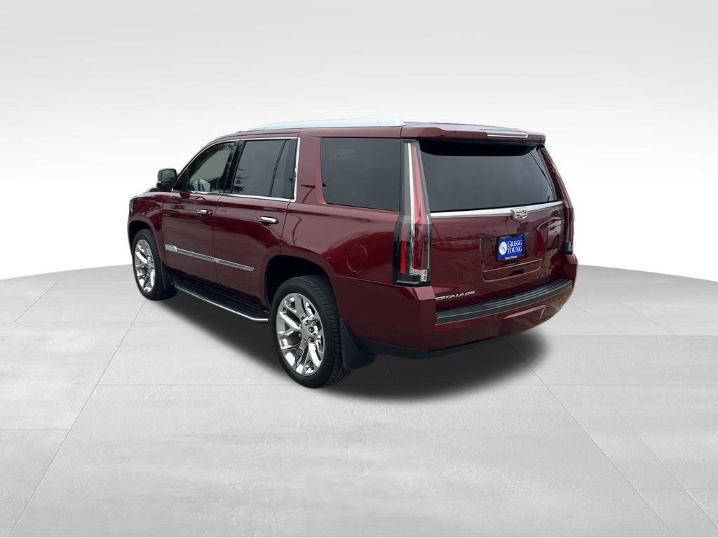 Used 2017 Cadillac Escalade Luxury AWD/4WD image 4