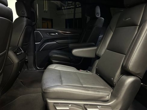 Used 2022 Cadillac Escalade ESV Luxury AWD/4WD image 13