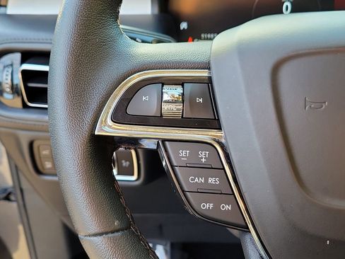 Used 2023 Lincoln Nautilus FWD image 24