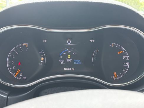 Used 2016 Jeep Grand Cherokee Limited AWD/4WD image 16