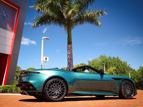 Used 2023 Aston Martin DBS Superleggera Volante image 33