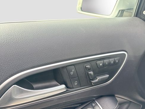 Used 2015 Mercedes-Benz GLA 250 image 3