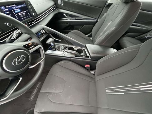Used 2022 Hyundai Elantra SEL w/ Cargo Package FWD image 10