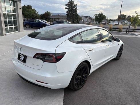 Used 2022 Tesla Model 3 Long Range AWD/4WD image 8
