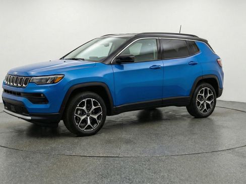 Used 2025 Jeep Compass Limited AWD/4WD image 3