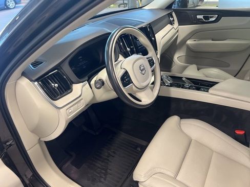Used 2022 Volvo XC60 B6 Inscription w/ Protection Package Premier image 23