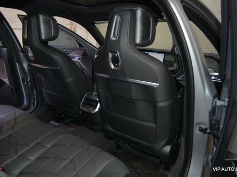 Used 2023 BMW i7 xDrive60 AWD/4WD image 21