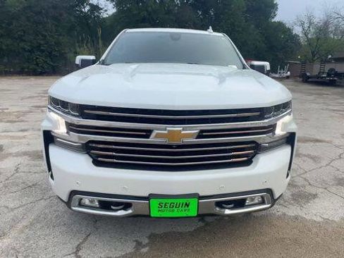 Used 2022 Chevrolet Silverado 1500 High Country w/ Technology Package AWD/4WD image 3