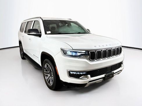 Used 2023 Jeep Wagoneer L Series II AWD/4WD image 8