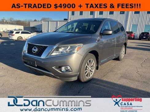 Used 2015 Nissan Pathfinder SL image 1