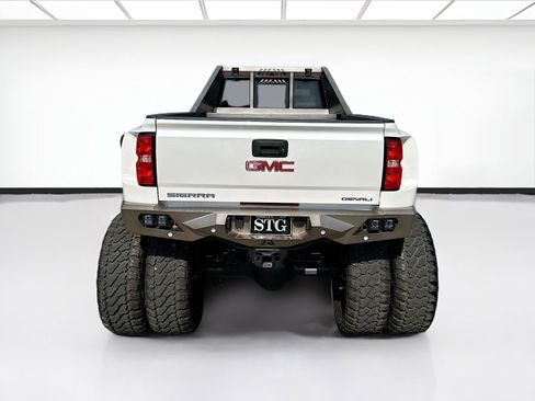 Used 2018 GMC Sierra 3500 Denali w/ Duramax Plus Package image 5