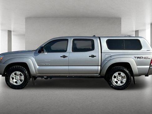 Used 2015 Toyota Tacoma 4x4 Double Cab w/ TRD Off-Road Package image 7