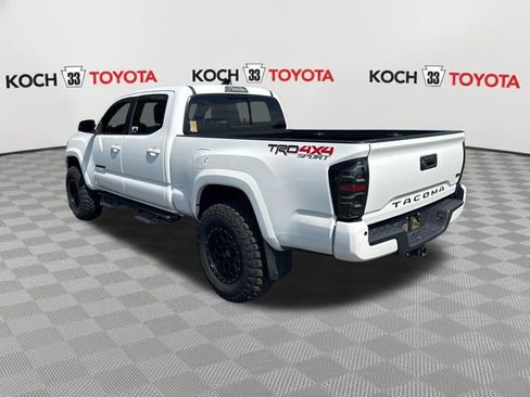 Used 2020 Toyota Tacoma TRD Sport w/ Technology Package AWD/4WD image 6