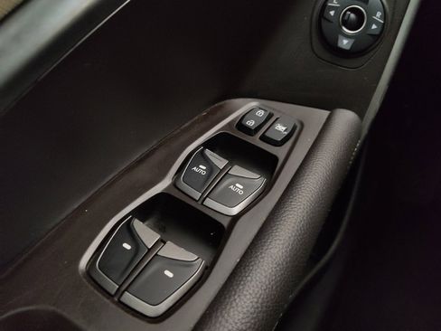 Used 2017 Hyundai Santa Fe Sport FWD image 27